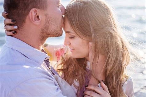 Poljubljanje, če je dobra kemija Erotična masaža Mamboma